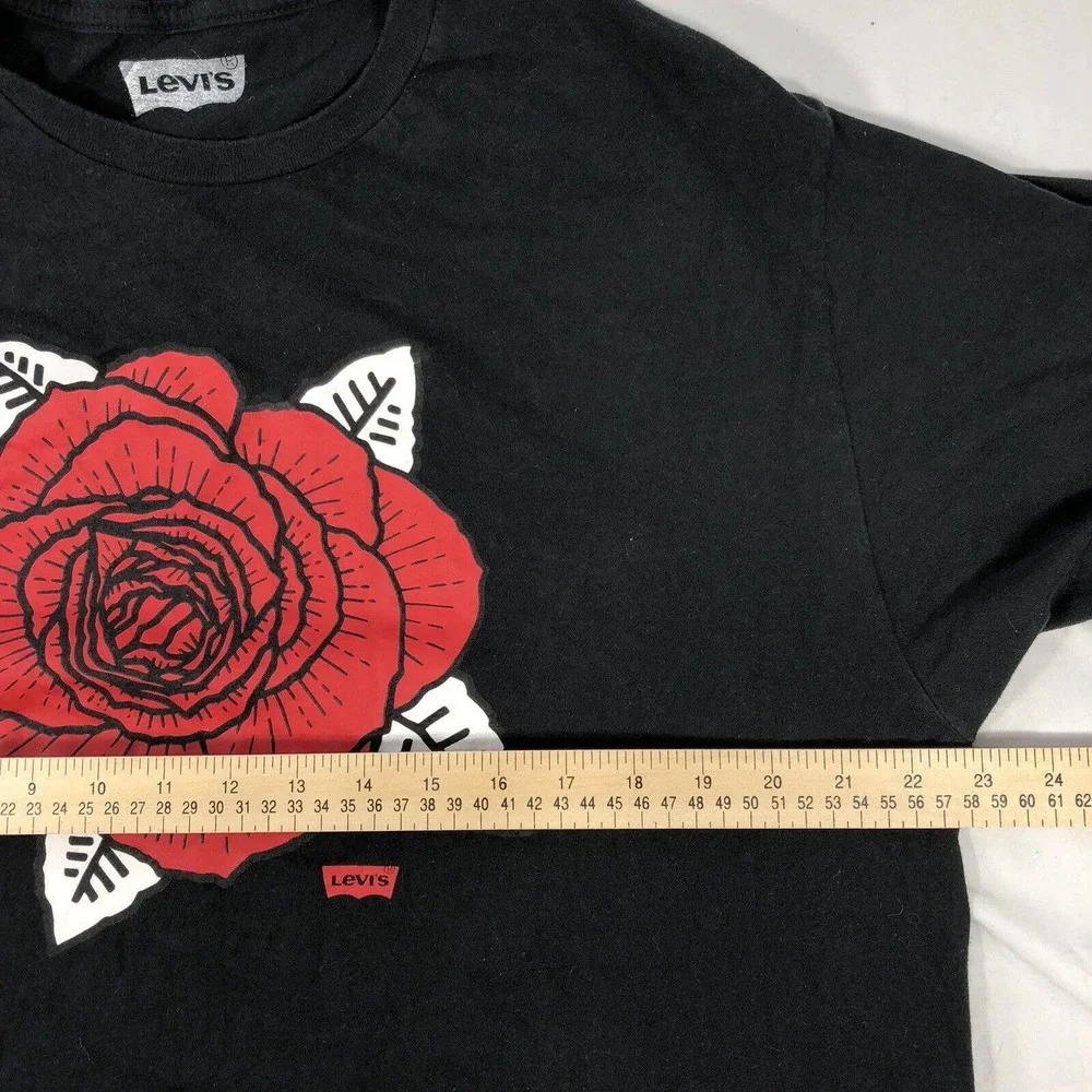 Levis Rose Shirt Mens XL Black Short Sleeve Graphic Tee Levi Strauss